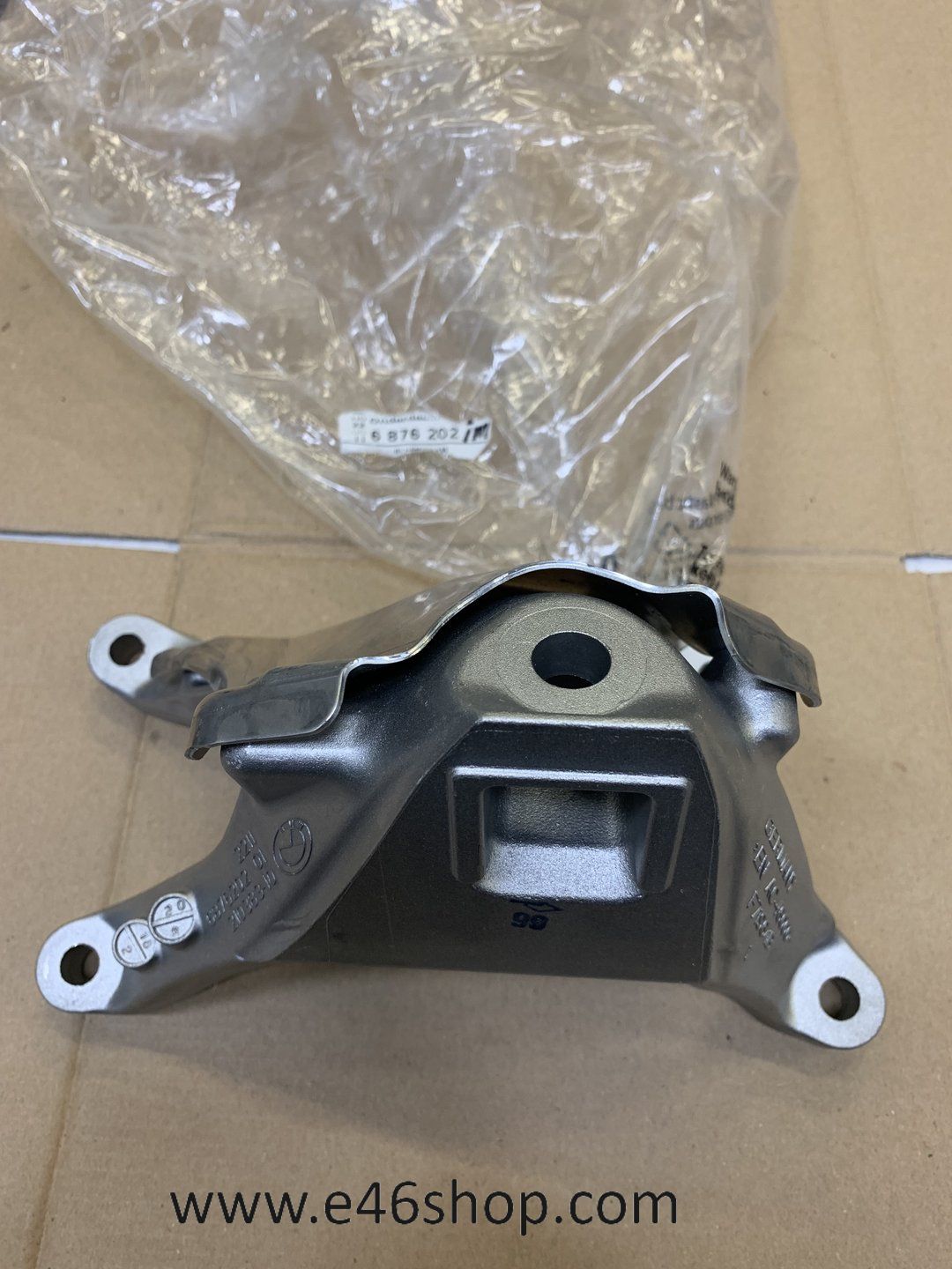 MOTORSTEUN BMW M340i Z4 M40i oe 22116876202 engine mount engine rubber usado en Menorca foto 2