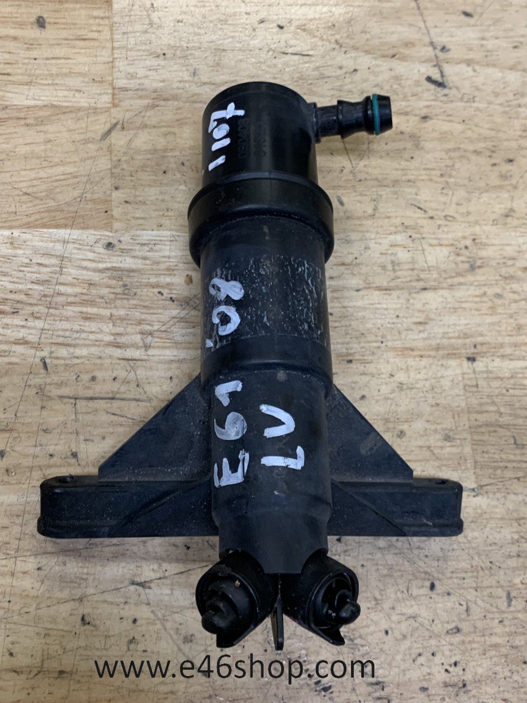 KOPLAMPSPROEIER BMW E60 E61 LINKS headlight sprayer nozzle usado en Menorca