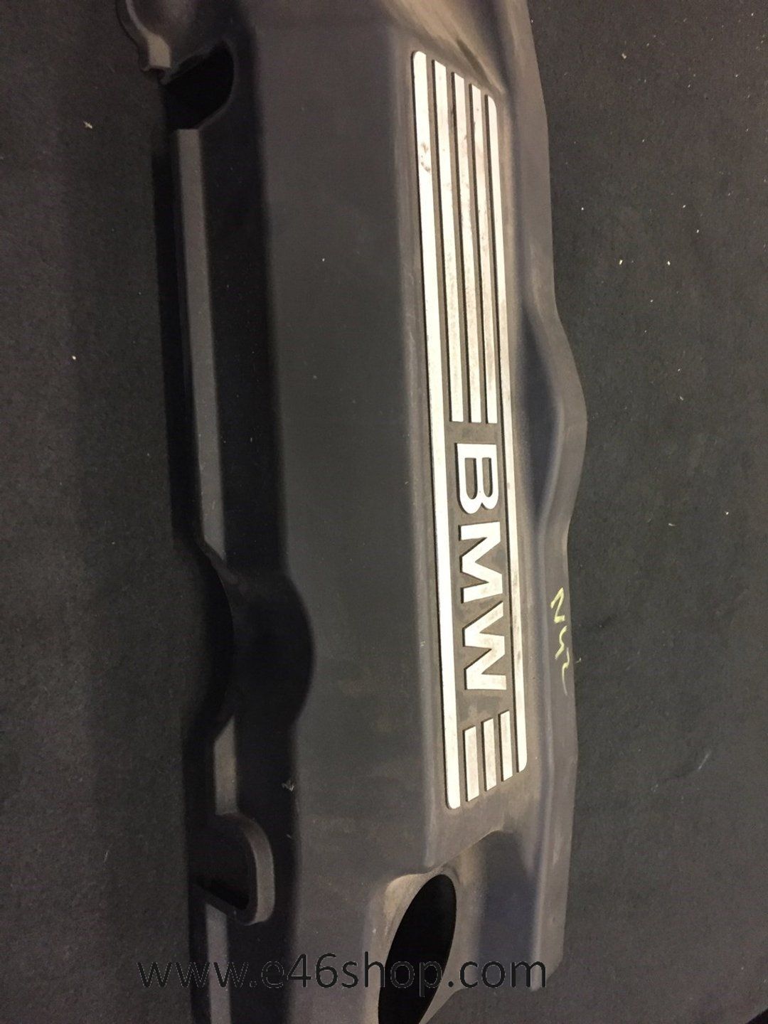 Afdekplaat motor BMW E46 n42 oem 7504889 engine cover usado en Menorca