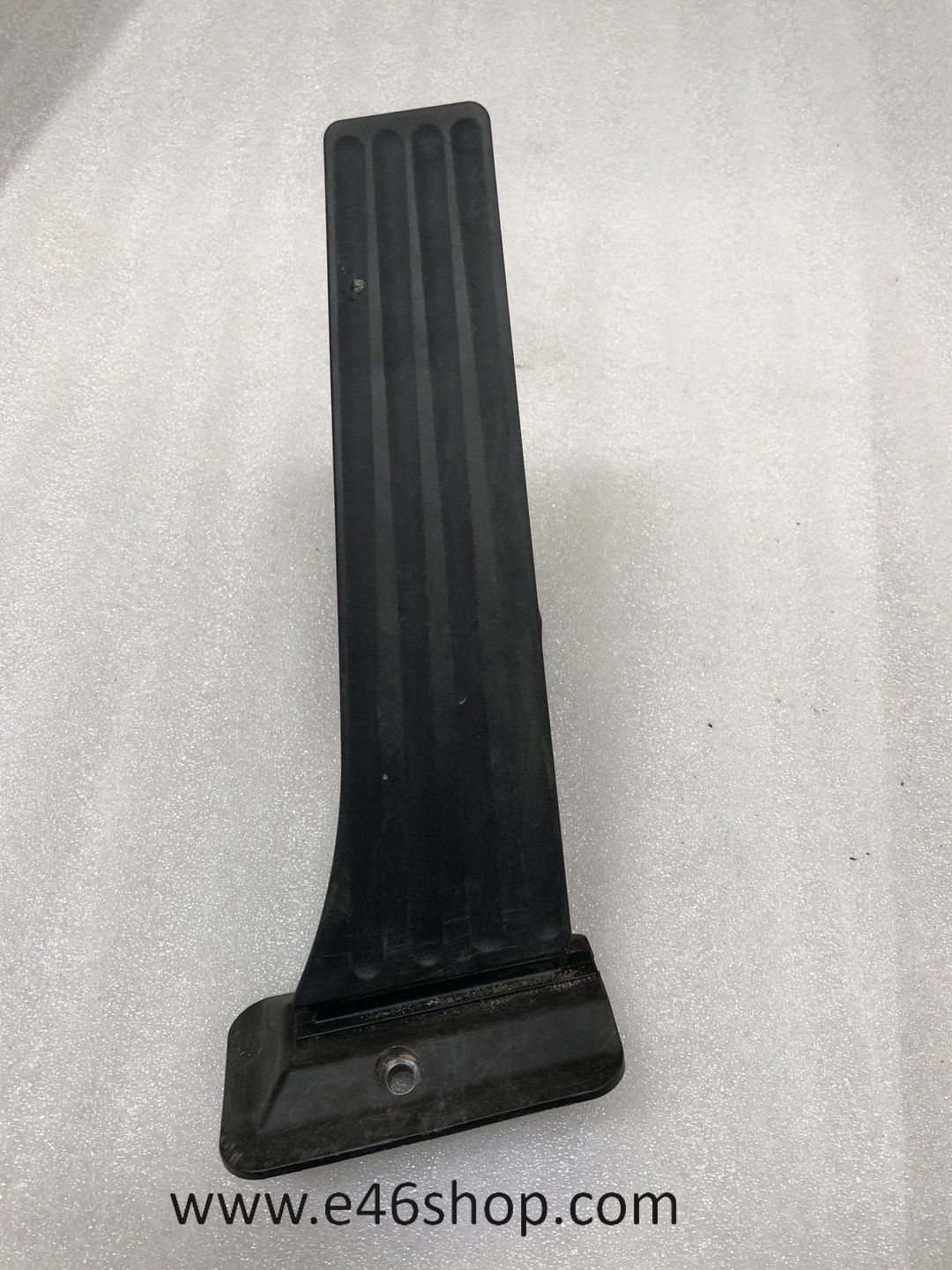 GASPEDAAL BMW AUTOMAAT OE 35426852644 gas pedal usado en Menorca