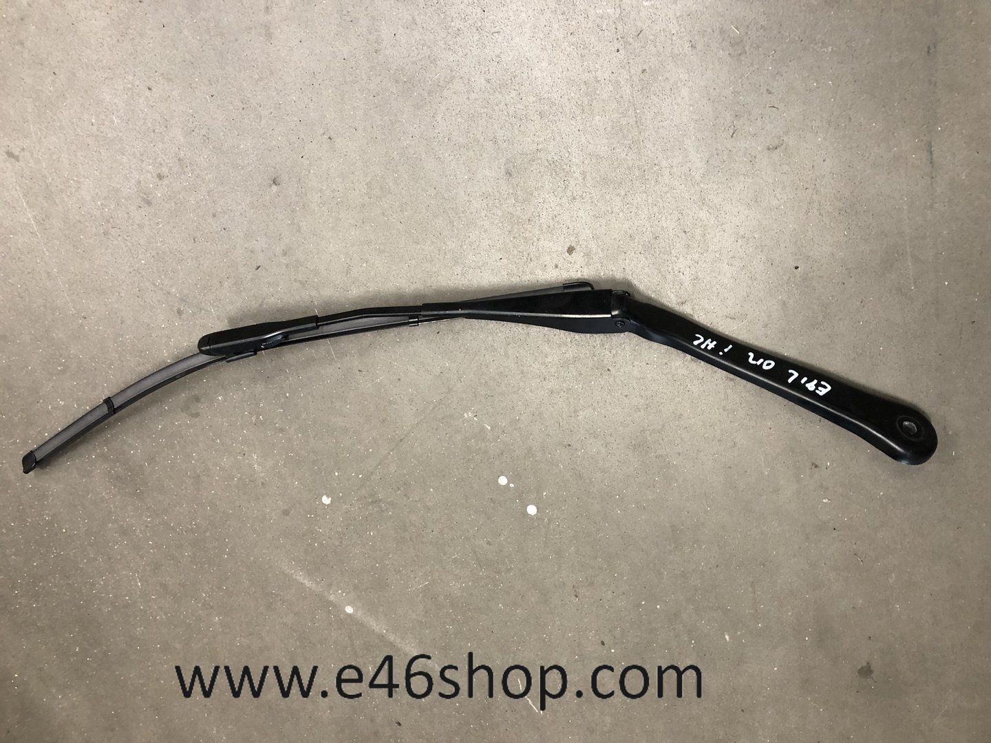 RUITENWISSER ARM SET VOORZIJDE BMW E90 E91 windshield wiper locking caps usado en Menorca