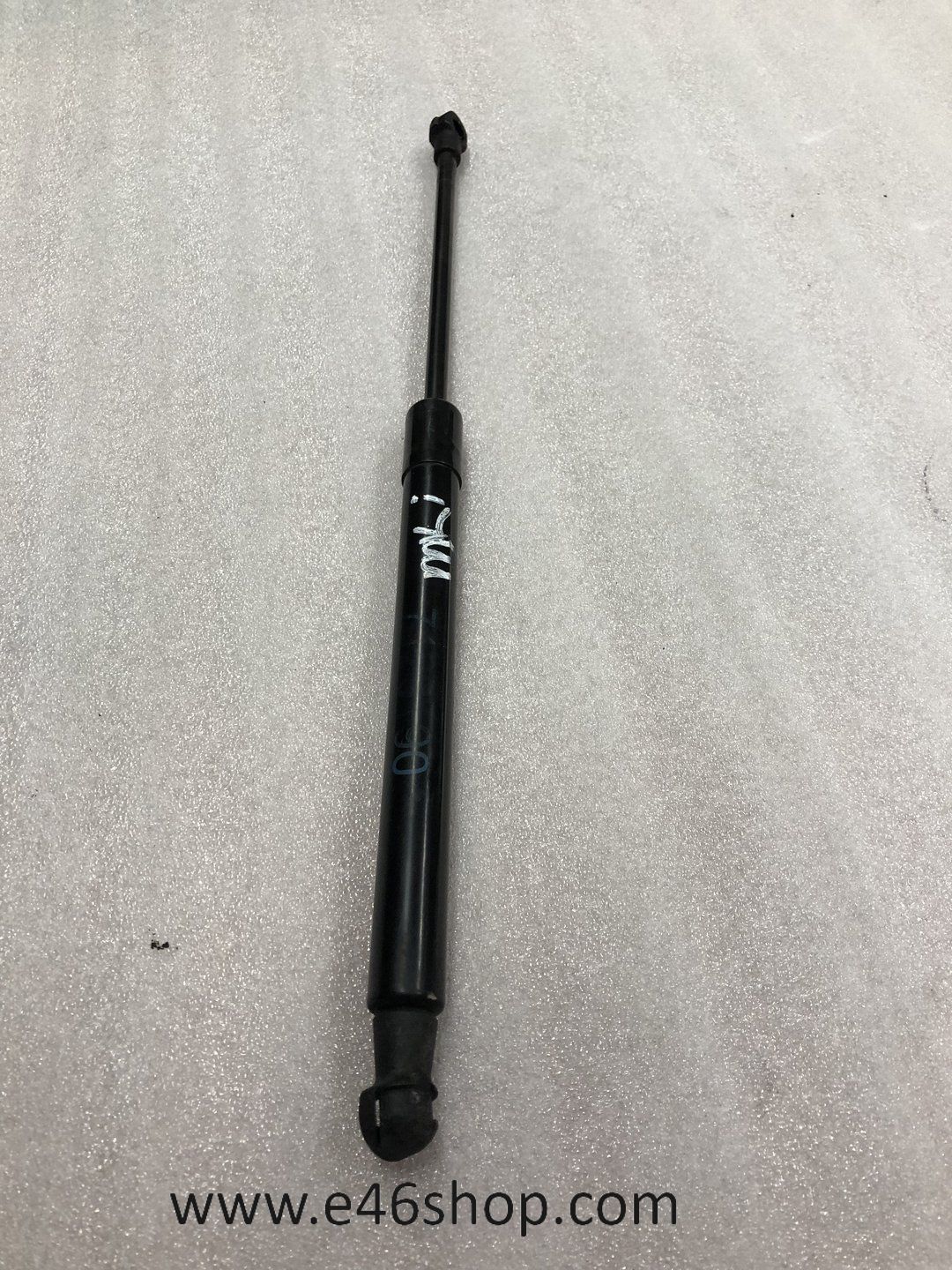 GASVEREN MOTORKAP BMW 3 SERIE E90 E91 2 STUKS gas pressure springs usado en Menorca
