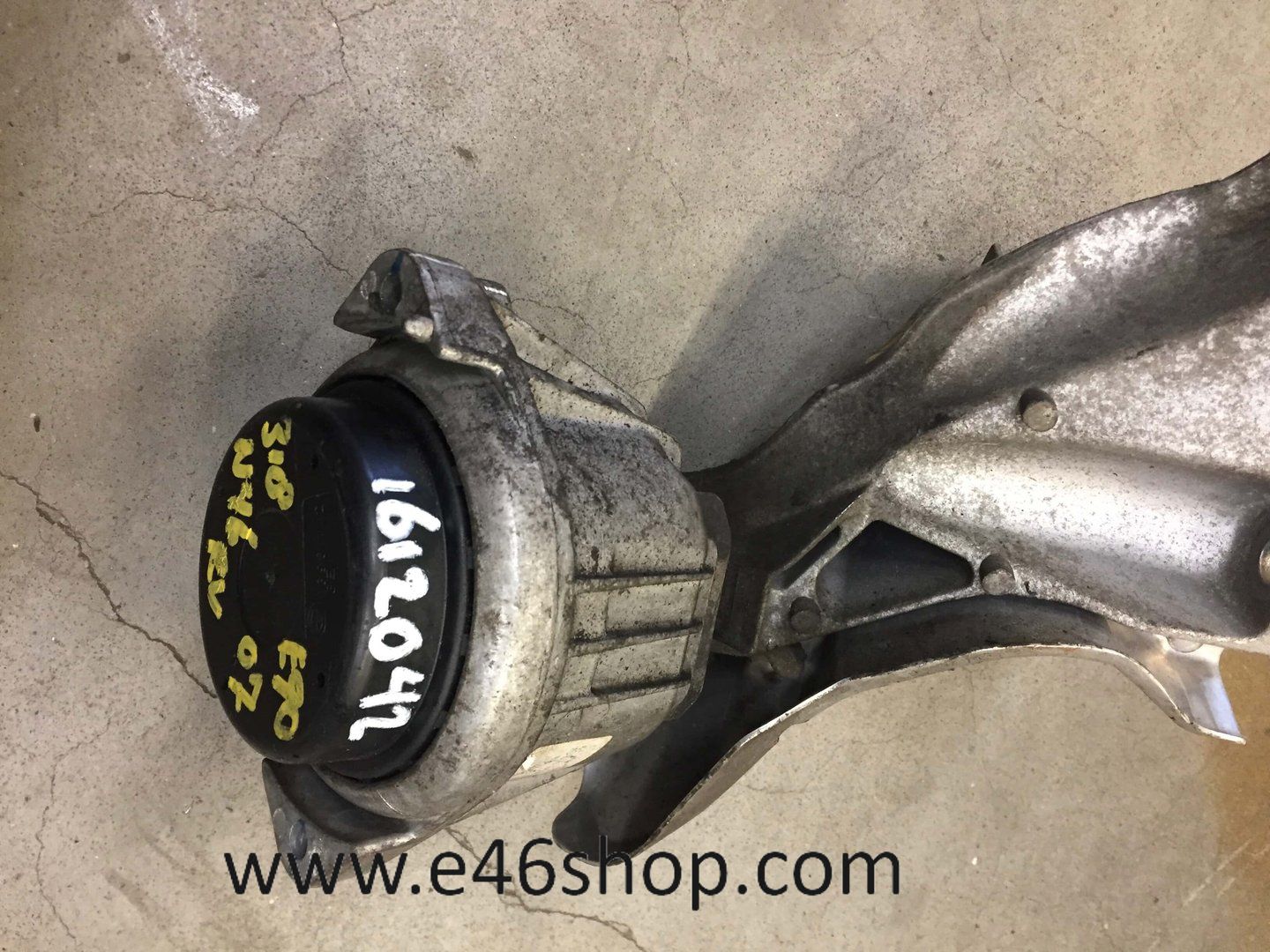 Motorsteun BMW E90 E91 en nog veel meer onderdelen engine mount engine rubber usado en Menorca