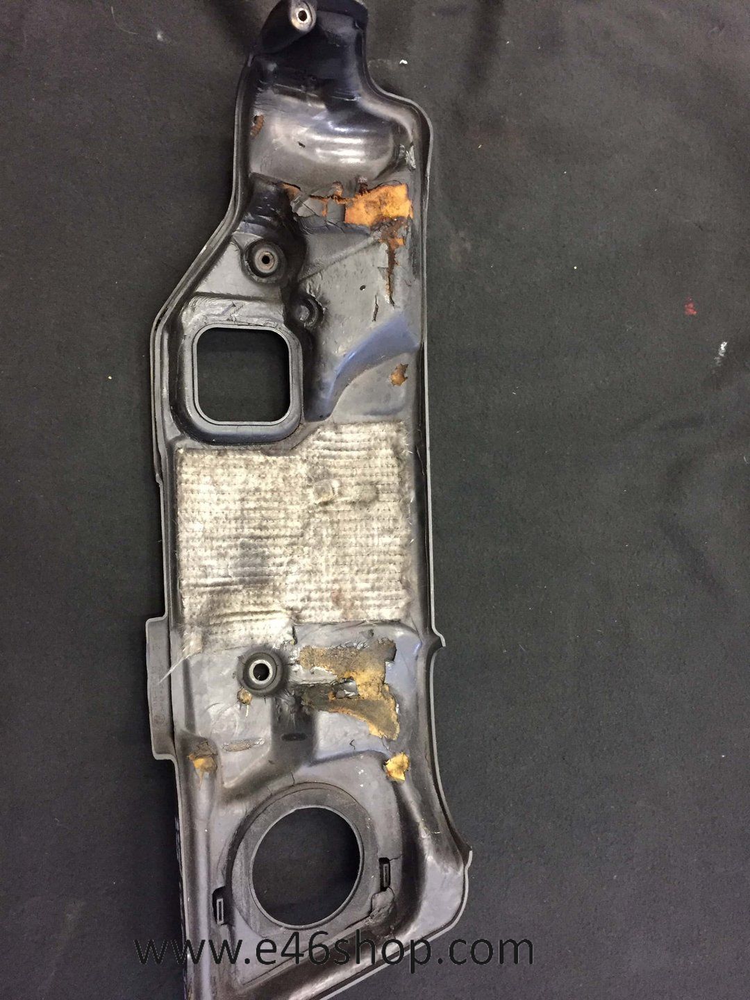 Afdekplaat motor BMW E46 320 diesel 136 pk engine cover usado en Menorca foto 3