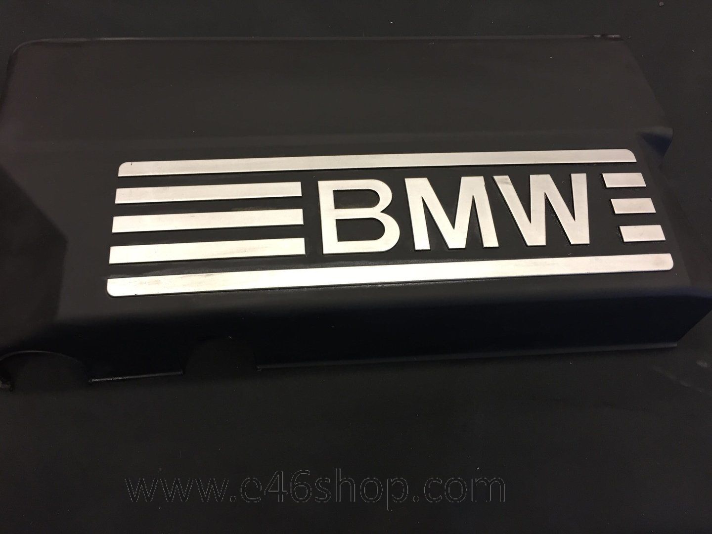 Afdekplaat motor BMW E81 E87 E46 E90 oem 7530743 engine cover usado en Menorca