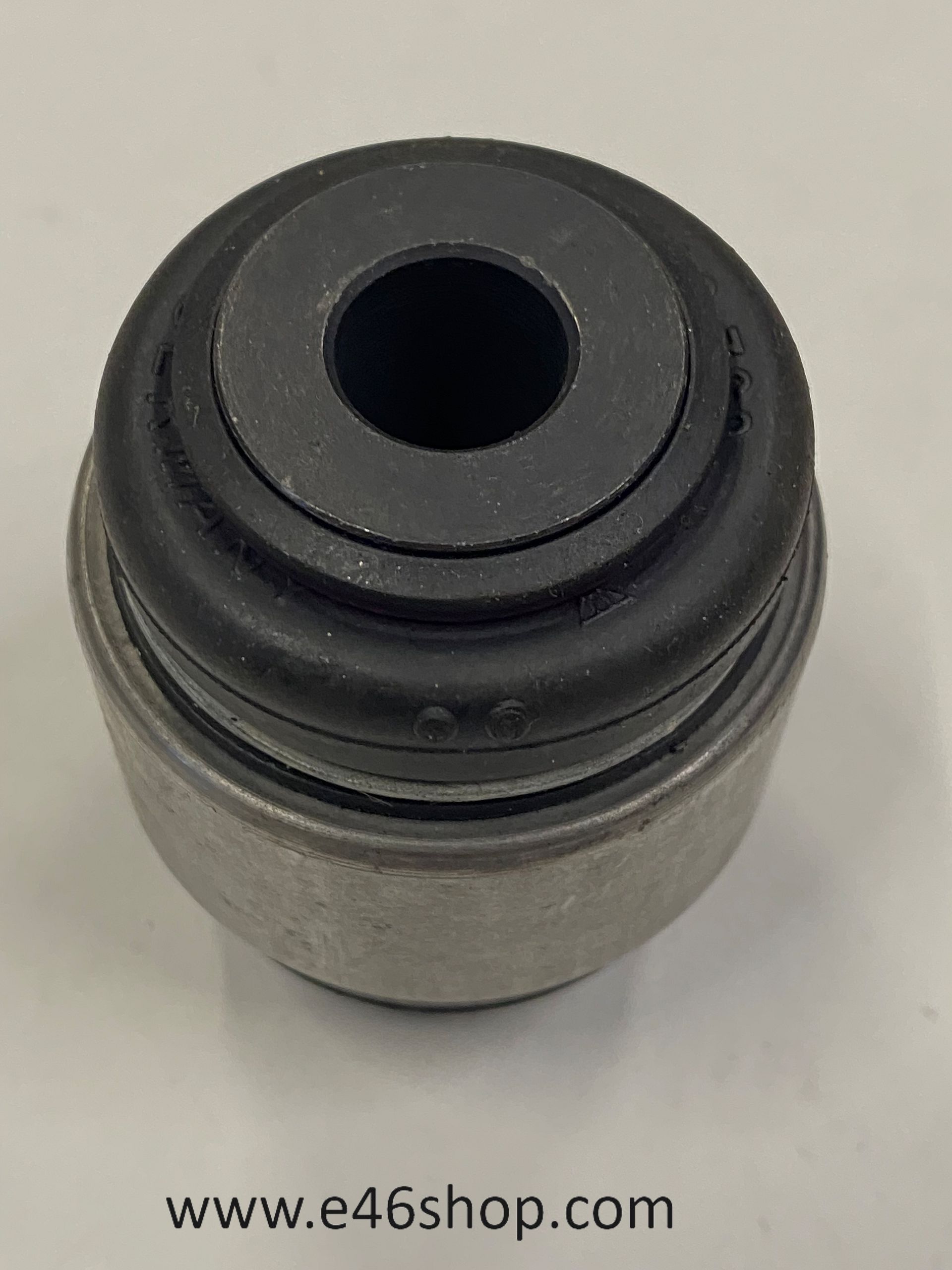 BMW X3 DRAAGARM RUBBER ACHTER OE 33313418342 rubber support arm rubber usado en Menorca