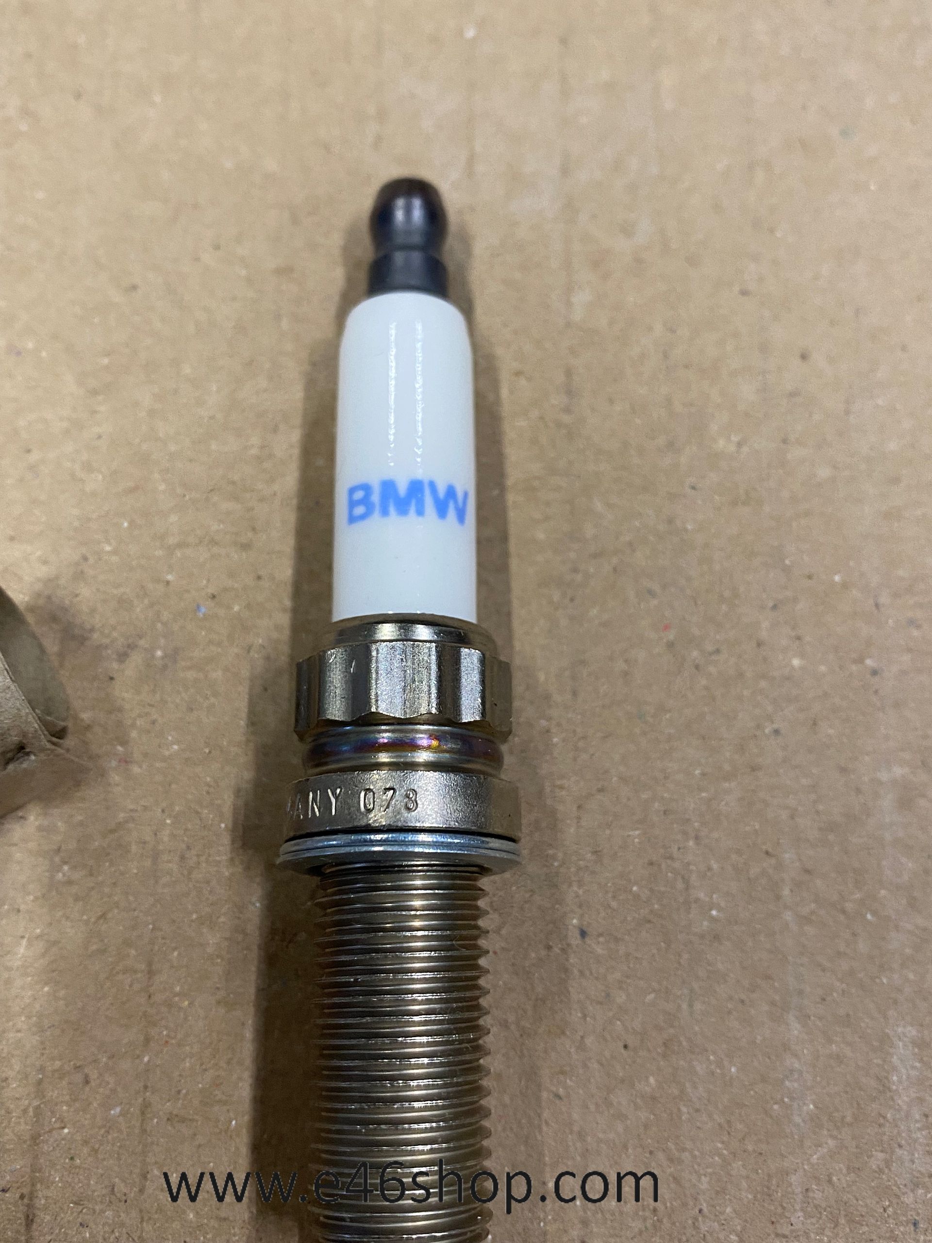 BMW BOUGIE HIGH Potencia BOSCHZR5TPP330A OE 12120040581 ORG BMW spark plug usado en Menorca foto 2