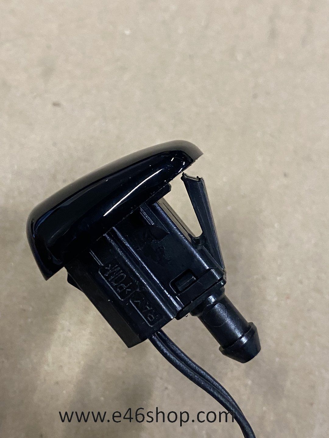 Ruitenspoeierkop BMW 6 SERIE OE 61667054446 nuevo ORG BMW windscreen washer nozzle usado en Menorca