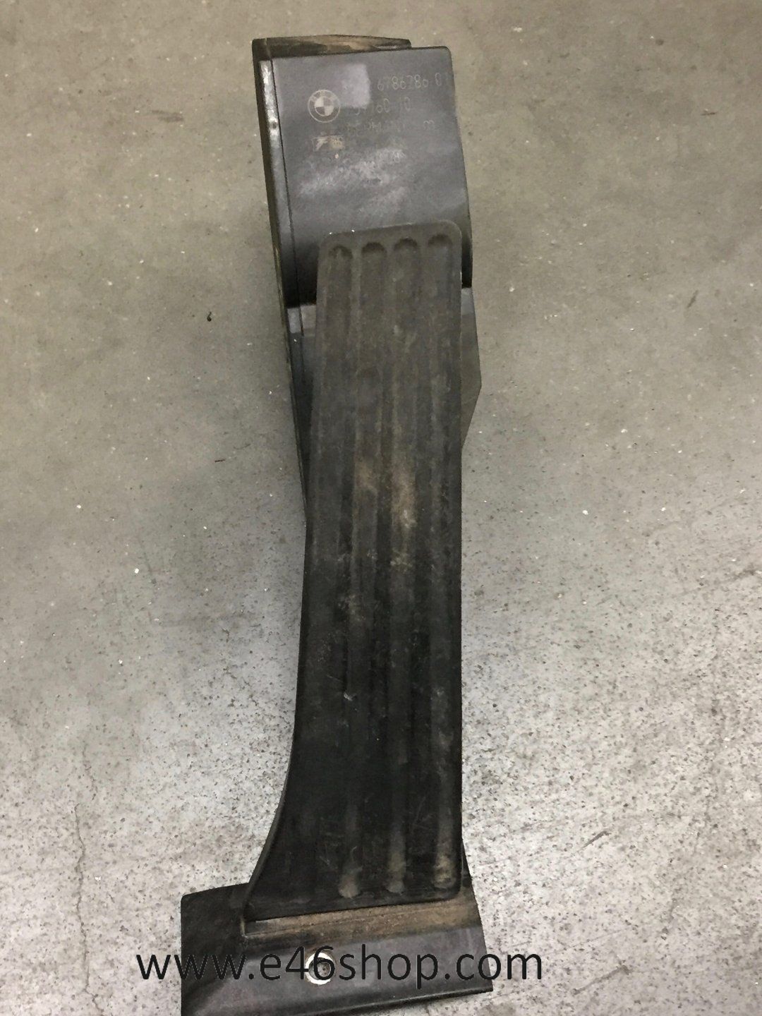 Gaspedaal BMW E90 E91 318 diesel oem 6786286 gas pedal usado en Menorca