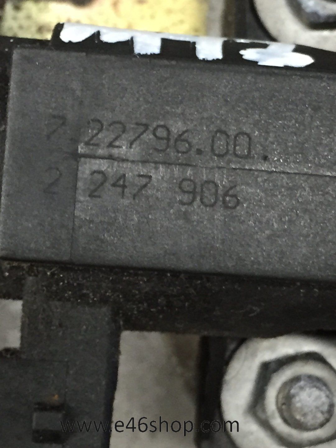 Vacuum ventiel BMW 320 DIESEL oe 72279600 vacuum valve usado en Menorca foto 3