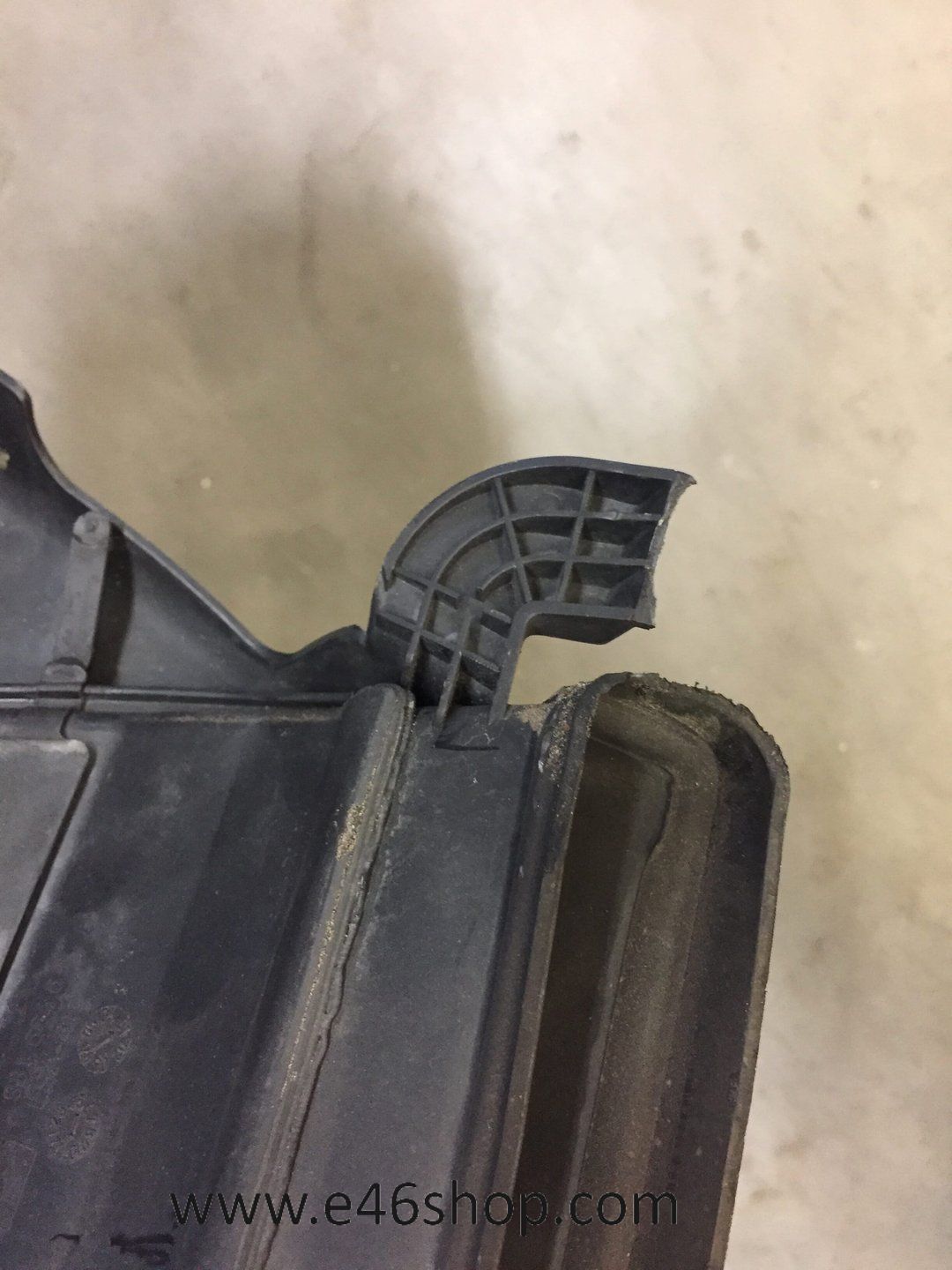 Plastic afdekplaat motor BMW E46 n42 motor engine cover usado en Menorca foto 3