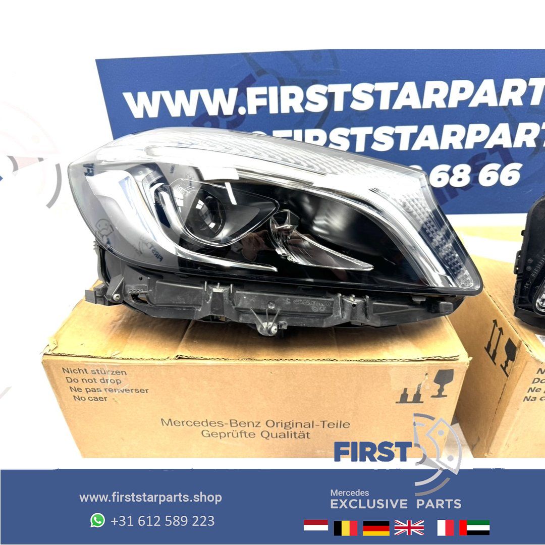 W176 A Clase FACELIFT LED High Performance koplamp links rechts originalINEEL Mercedes A Clase 2018 A1769068900 + A1769069000 headlight left and right usado en Menorca foto 4