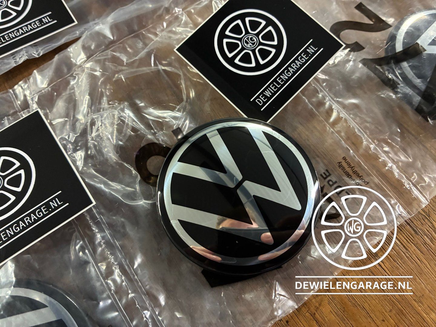 4x VW Naafkap originalineel nuevo Logo 571 601 171 oa Tiguan T-Roc etc 571601171 55mm 60mm naafdop wheel hub usado en Menorca foto 4
