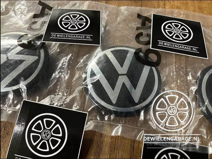 4x Naafkap originalINEEL VW Golf 8 Naafdop Nabedeckel 5H0601171 (5G0601171) nuevoe logo wheel hub usado en Menorca foto 5