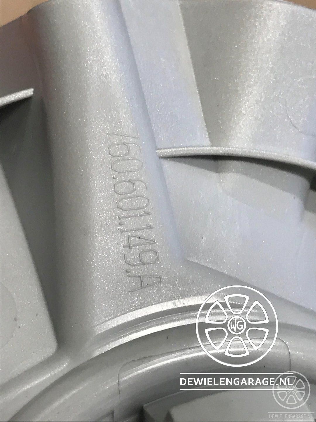 4x Naafkap originalineel VW Touareg 760 601 149A Nabendeckel wheel hub usado en Menorca foto 5