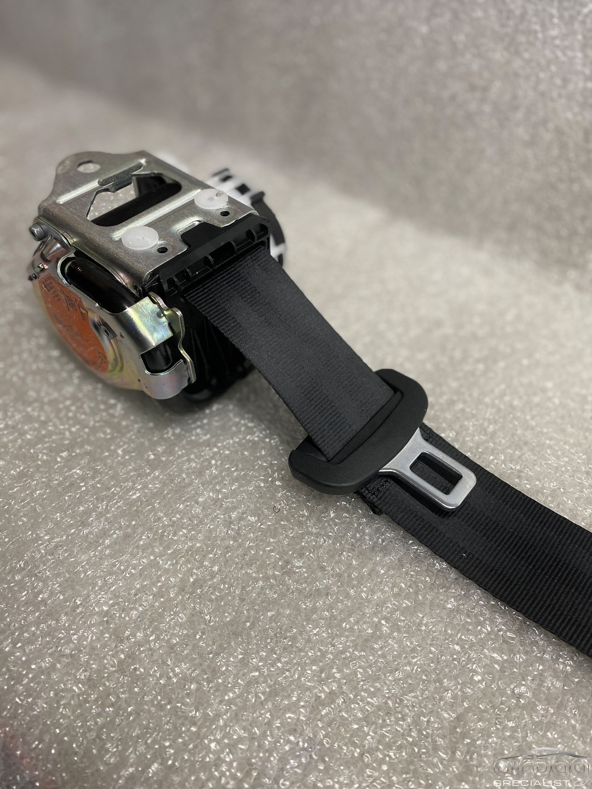 Audi A1 2019+ gordel RECHTS ACHTER 82A857805D 82A857805 seatbelt set of 2 usado en Menorca foto 2