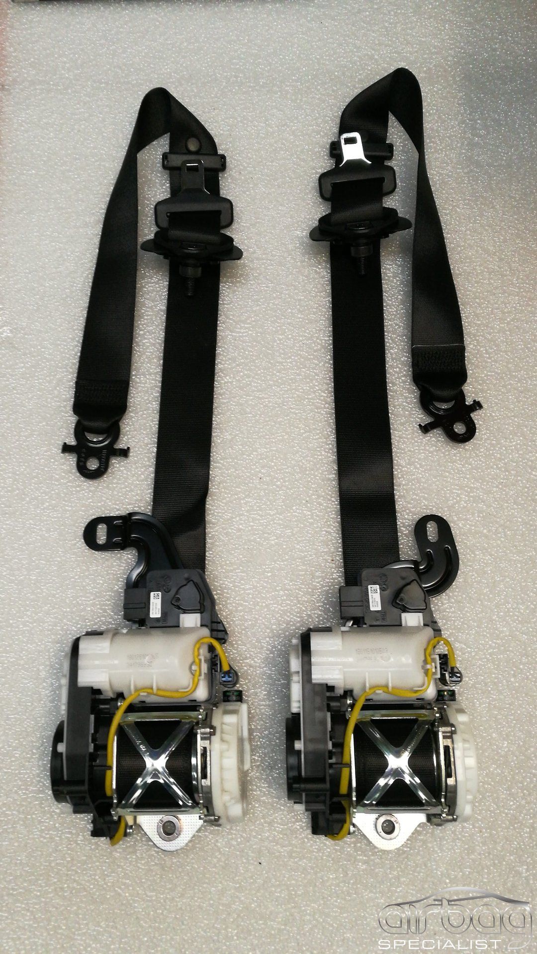 Gordel Gordelspaner set BMW G30 G31 G32 F90 M5 BMW G30,G31 F90 M5 5 serie G32-GT 6 serie seatbelt set 72117430115-72117430116 seatbelt complete set usado en Menorca
