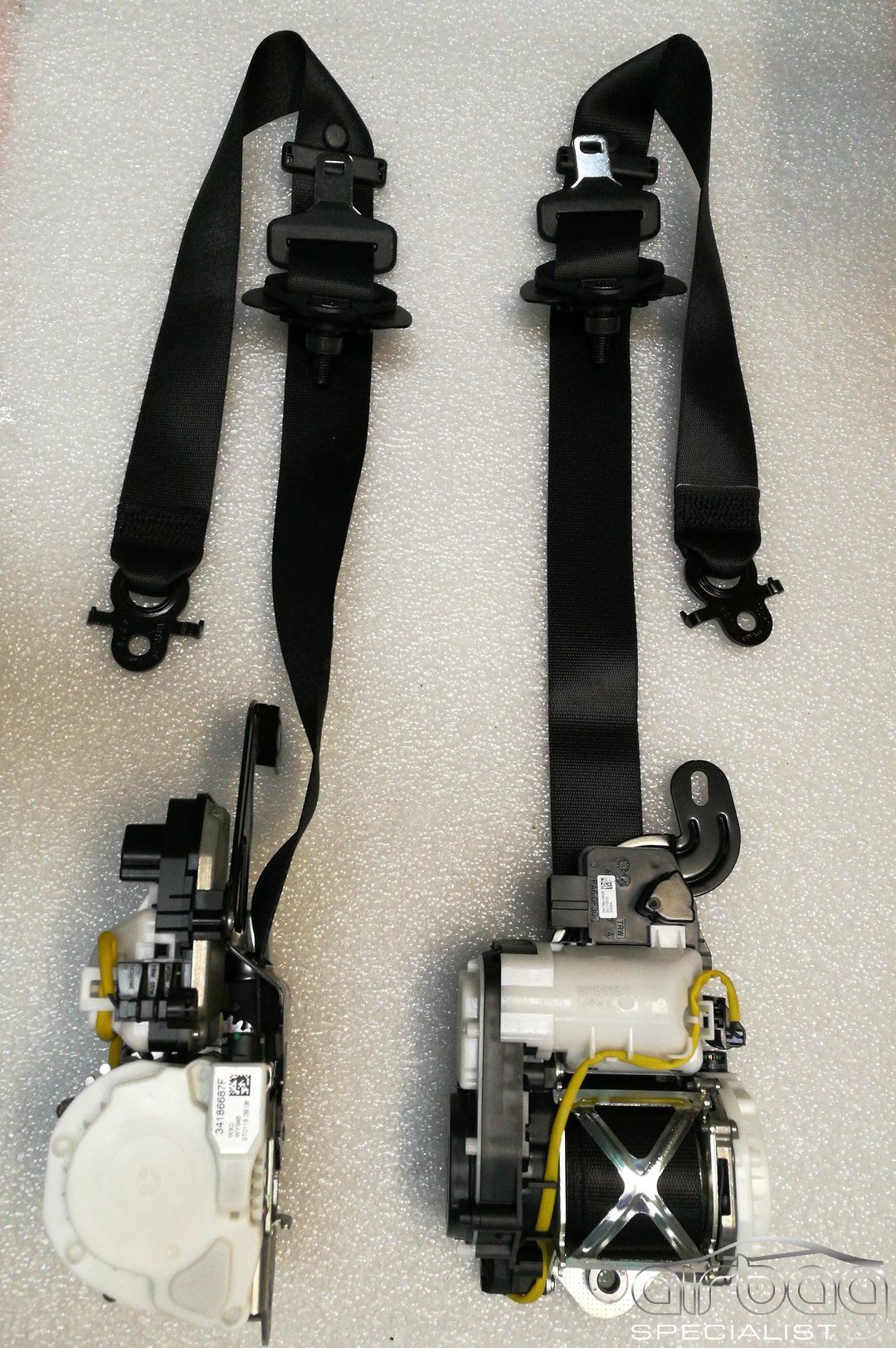 Gordel Gordelspaner set BMW G30 G31 G32 F90 M5 BMW G30,G31 F90 M5 5 serie G32-GT 6 serie seatbelt set 72117430115-72117430116 seatbelt complete set usado en Menorca foto 2