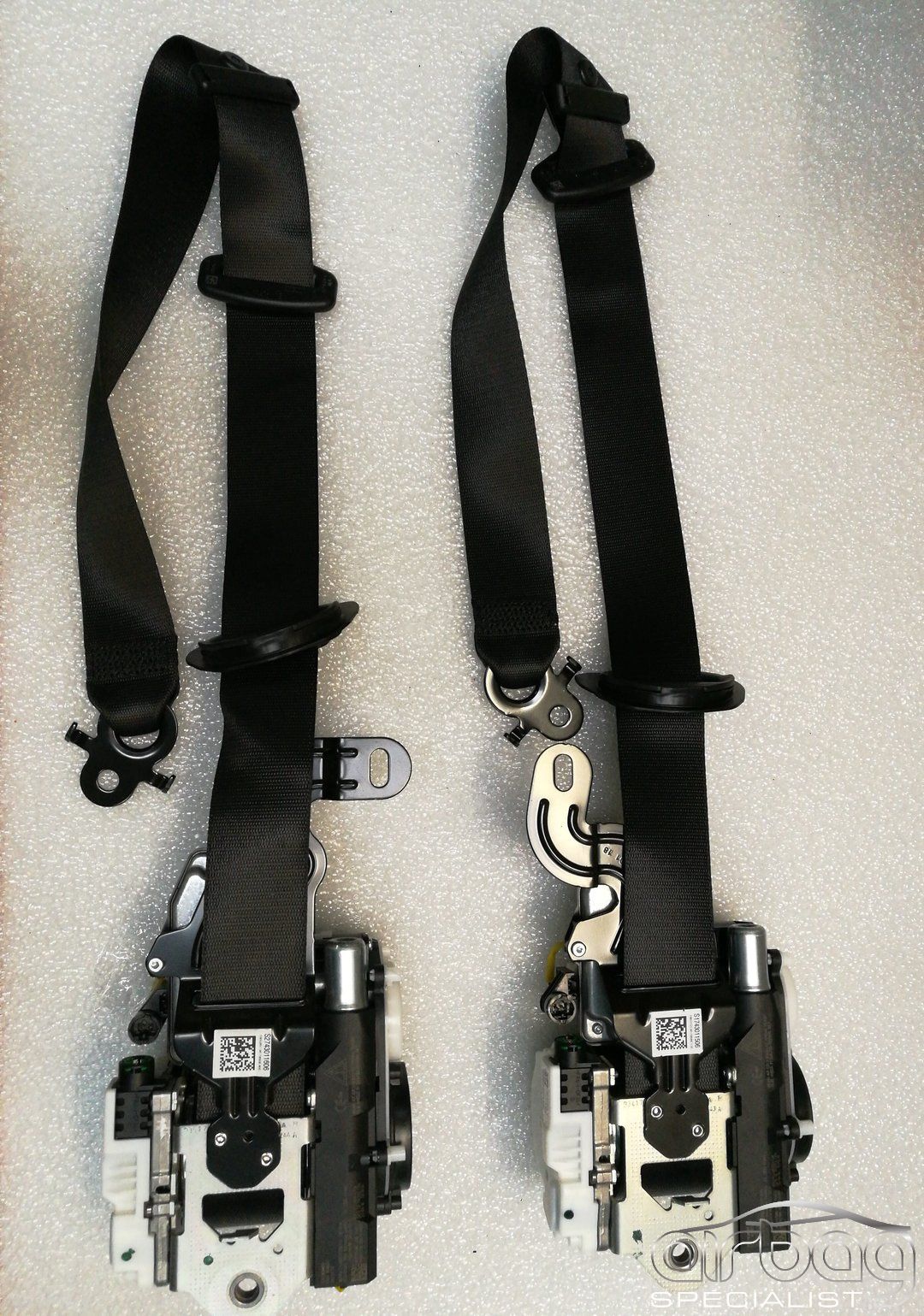 Gordel Gordelspaner set BMW G30 G31 G32 F90 M5 BMW G30,G31 F90 M5 5 serie G32-GT 6 serie seatbelt set 72117430115-72117430116 seatbelt complete set usado en Menorca foto 3