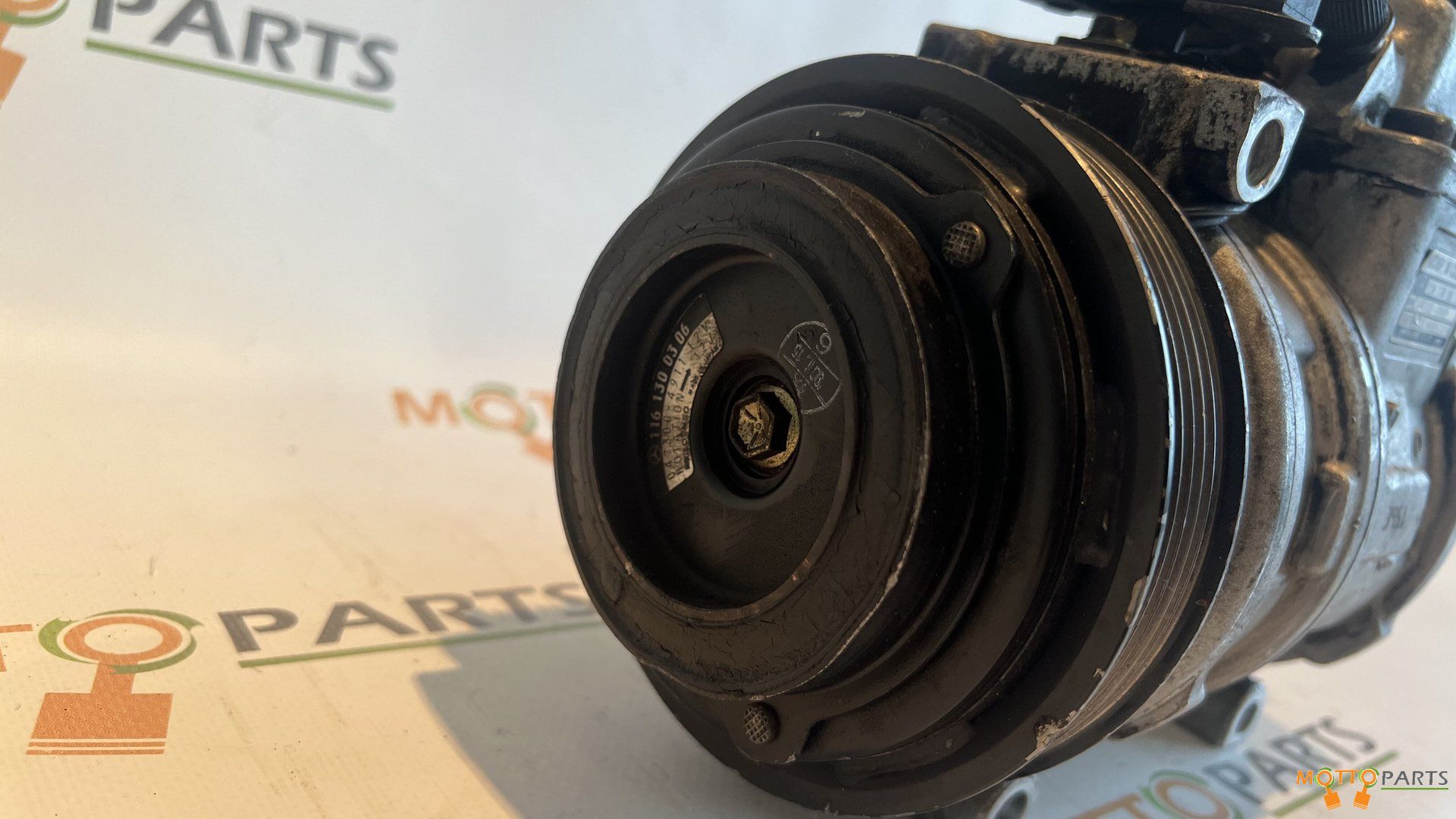 Mercedes Aircopomp M102 M103 M104 OM603 Motors A1161300515 air conditioning pump air conditioning compressor usado en Menorca foto 4