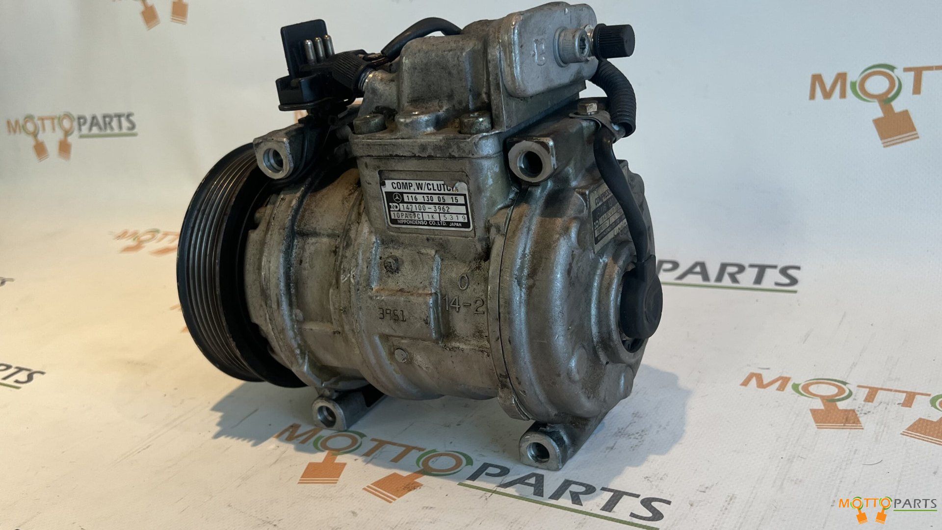 Mercedes Aircopomp M102 M103 M104 OM603 Motors A1161300515 air conditioning pump air conditioning compressor usado en Menorca foto 3
