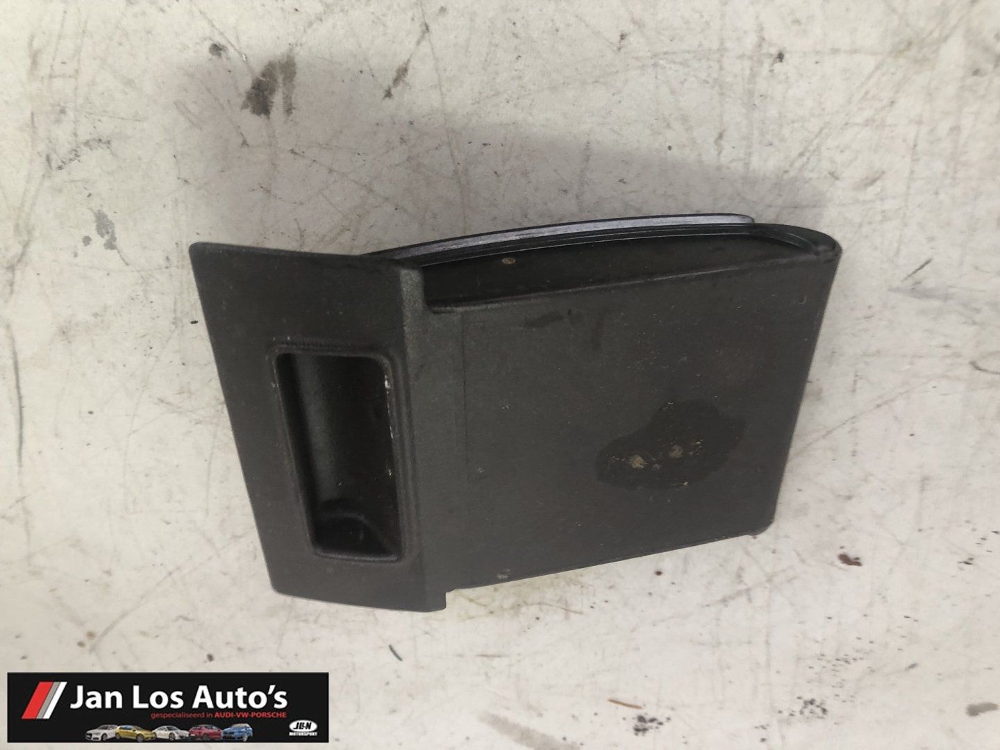 Audi 80 B2 Typ81 Asbak bruin 811 857 309 ashtray usado en Menorca
