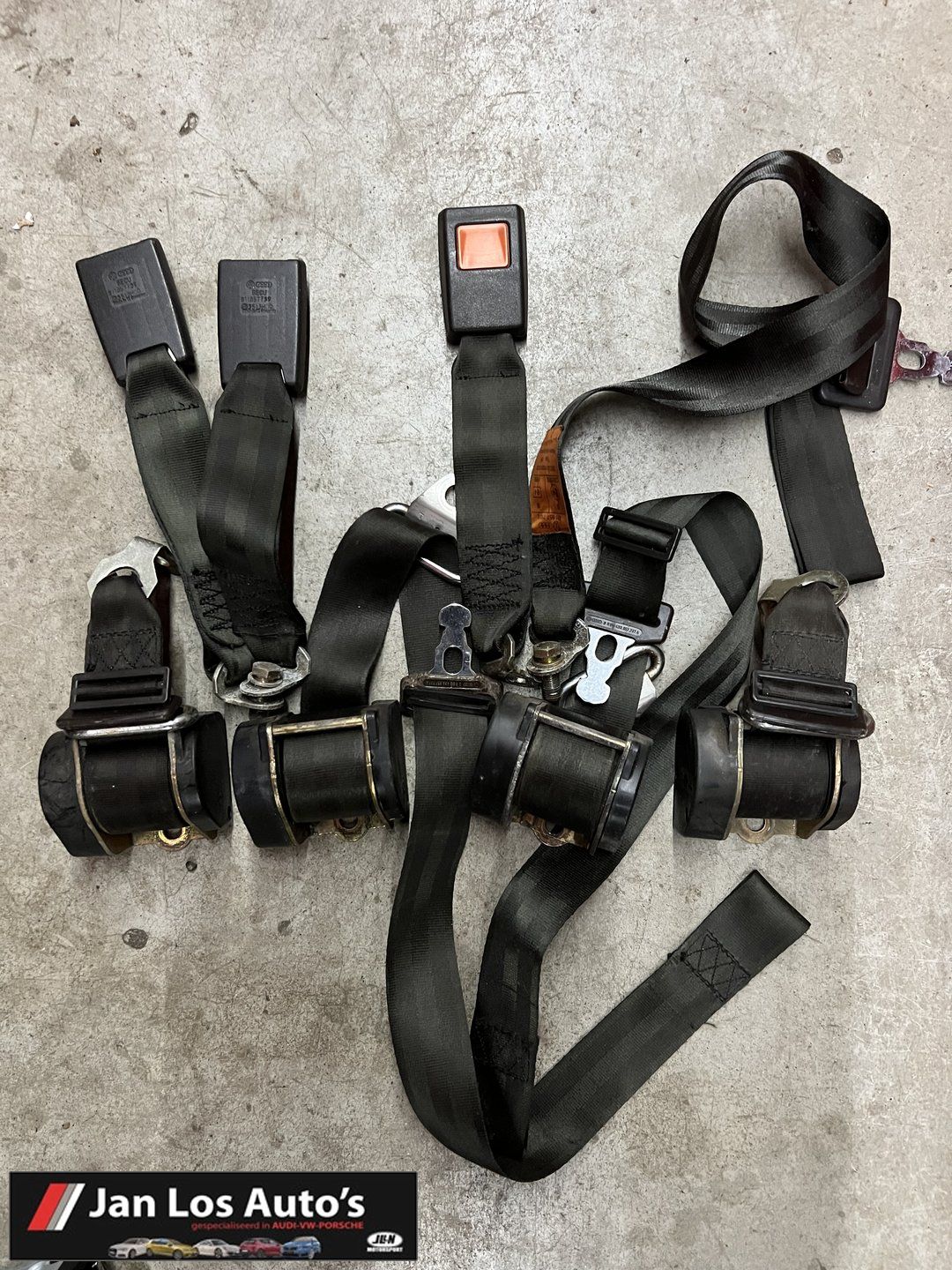 Audi coupe B2 typ 85 gordelset veiligheidsgordel seatbelt set of 2 usado en Menorca