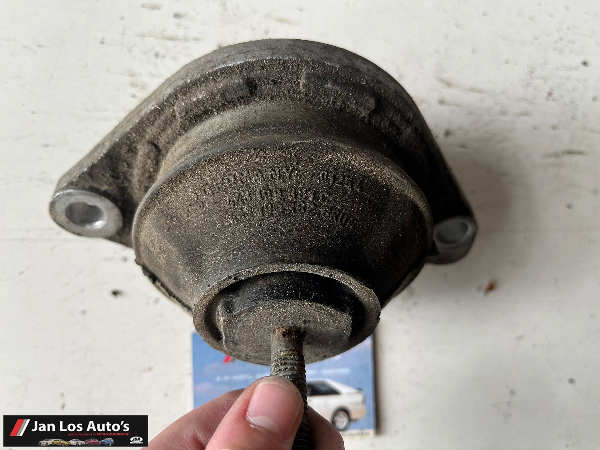 Motorsteun Audi 8A0199382 443199381E engine mount engine rubber usado en Menorca foto 2