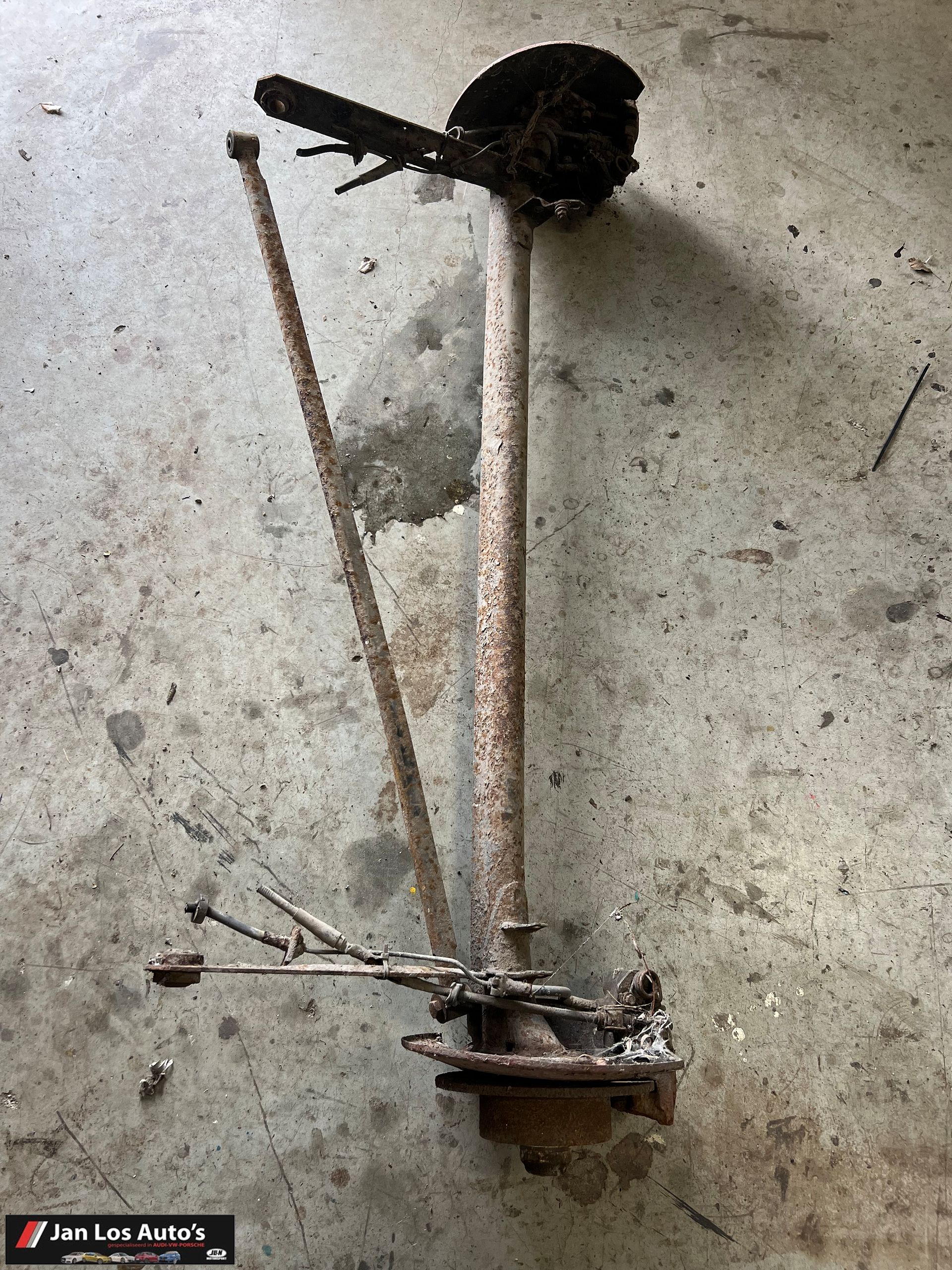 Audi 90 Coupe B2 typ 81 85 Achteras met schijfrem rear axle usado en Menorca