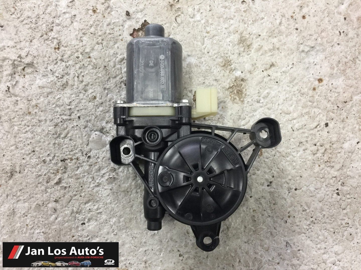 Raammotor rechtsachter Audi Q2/ A3 8V ('12-'17) 5Q0959802 electric window control engine usado en Menorca