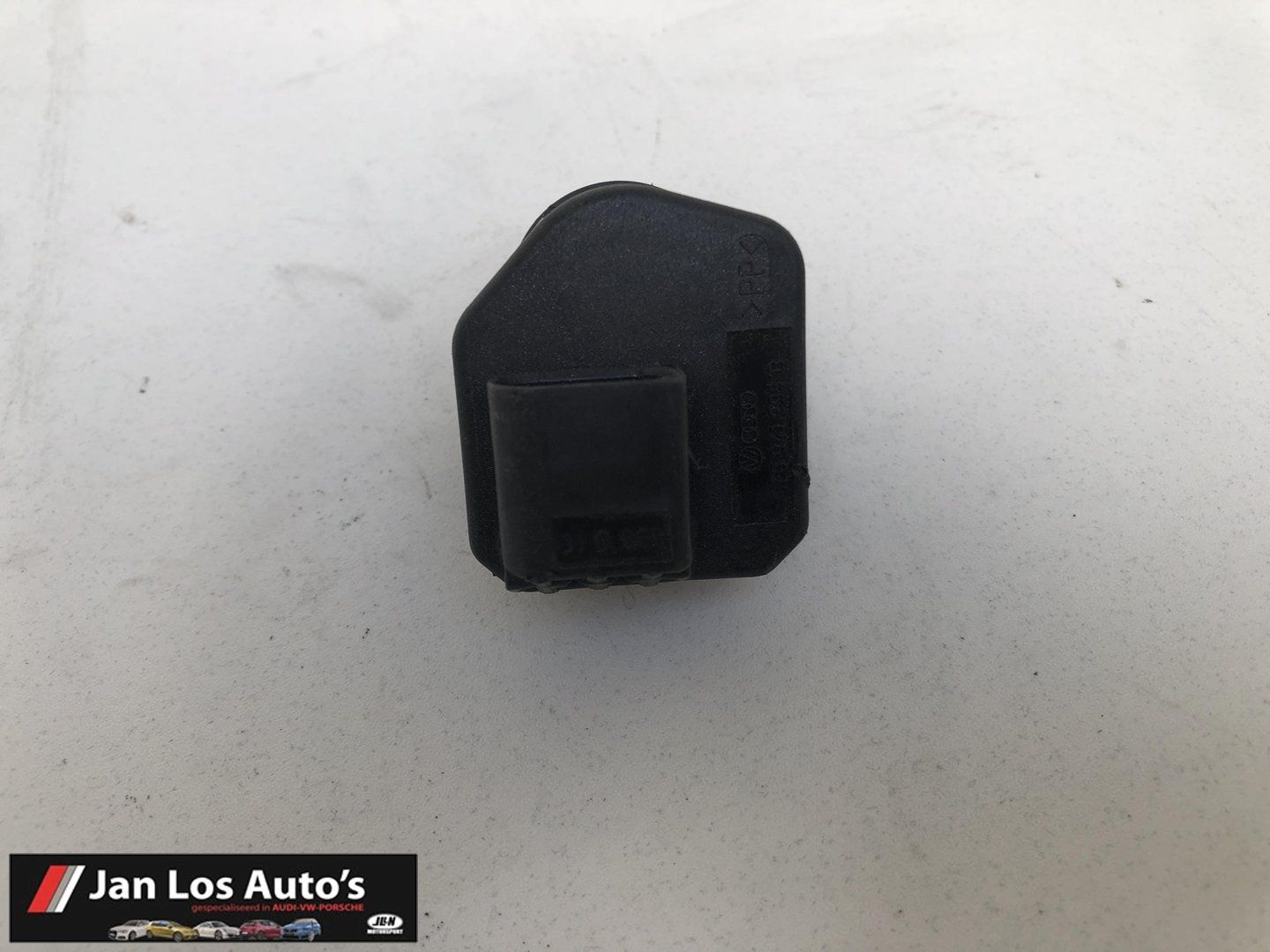 Koplampstelmotor rechts Audi A3 8L ('96-'03) 8L0941295B headlight adjustment motor usado en Menorca foto 3
