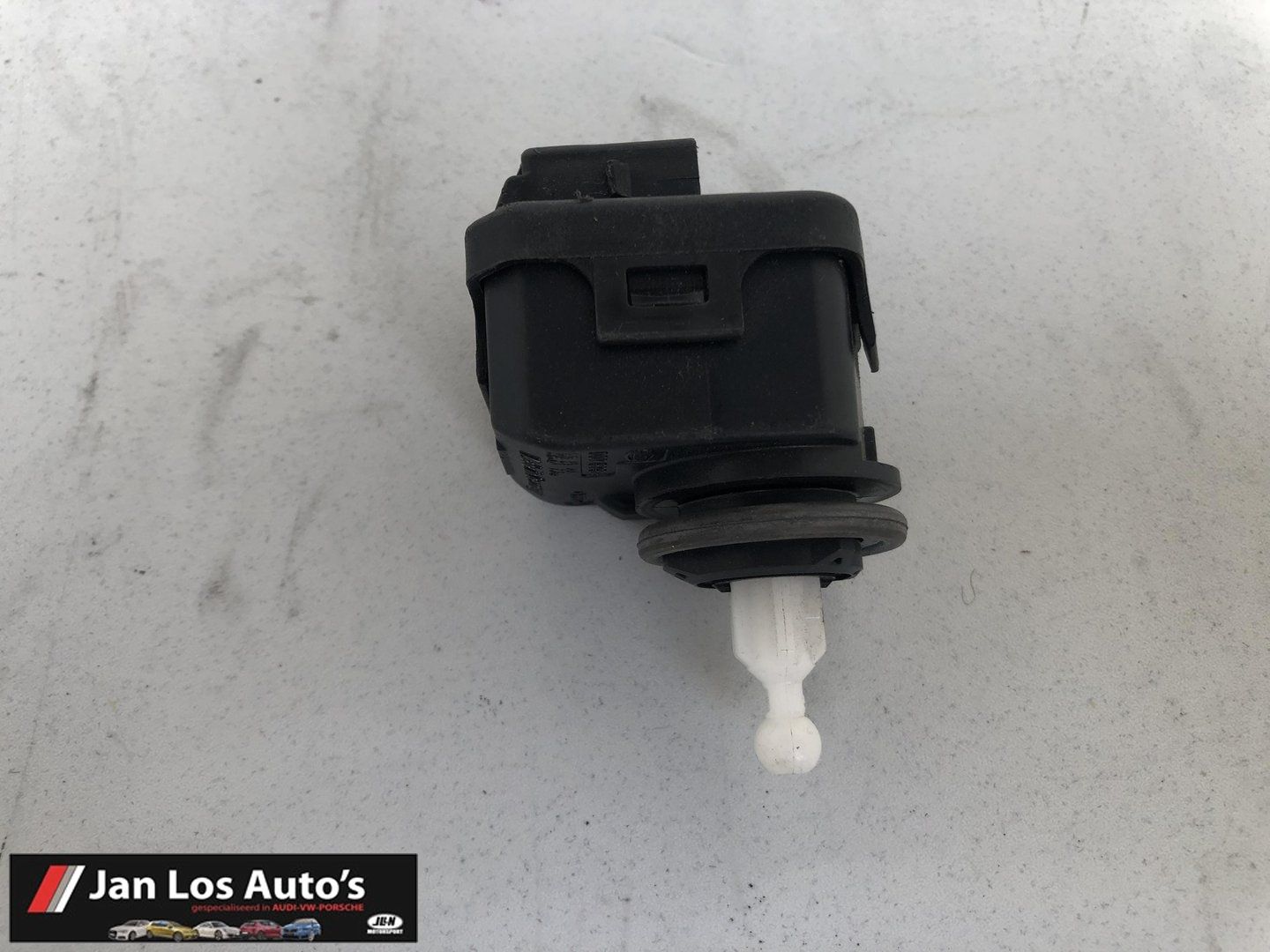 Koplampstelmotor rechts Audi A3 8L ('96-'03) 8L0941295B headlight adjustment motor usado en Menorca foto 5