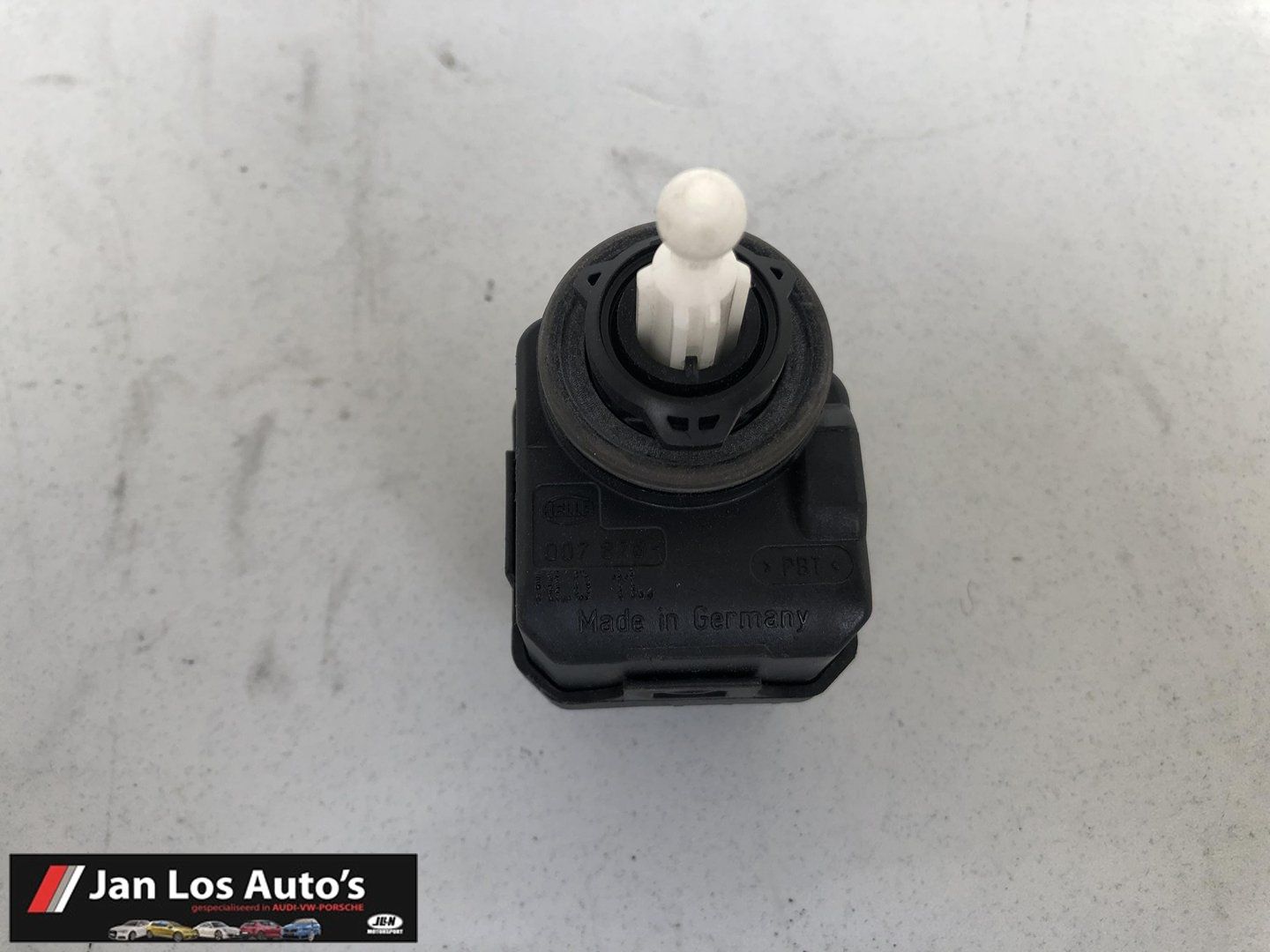 Koplampstelmotor rechts Audi A3 8L ('96-'03) 8L0941295B headlight adjustment motor usado en Menorca foto 2