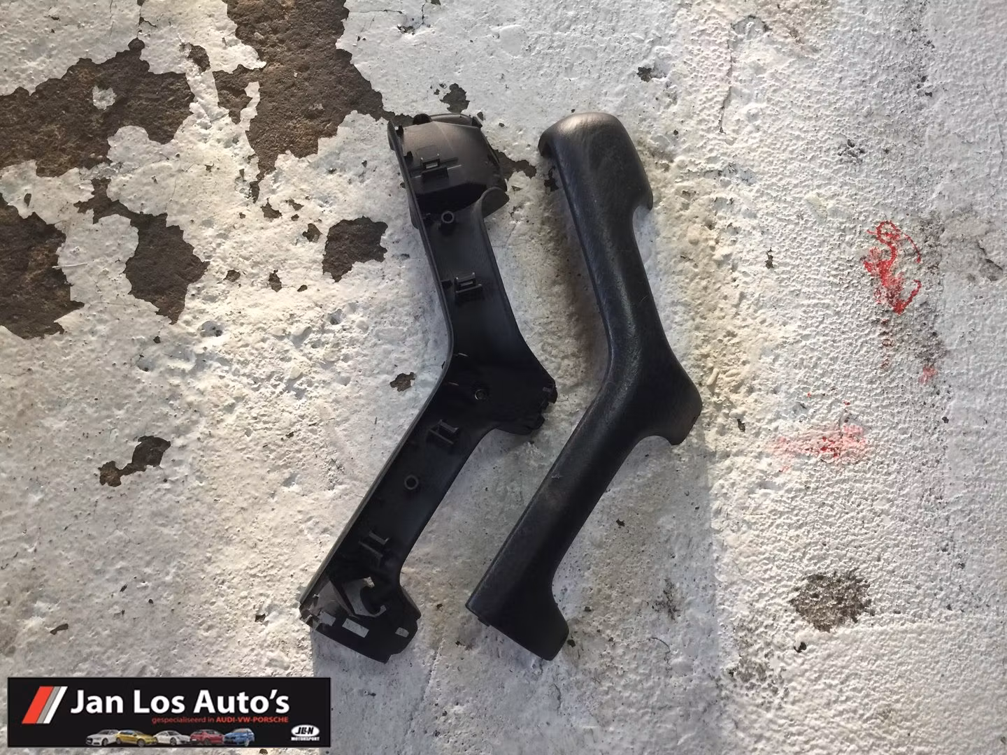 Handgreep deur linksvoor binnen Audi 80 B4 (91-95) 8A1867171 ceiling handle single usado en Menorca foto 2