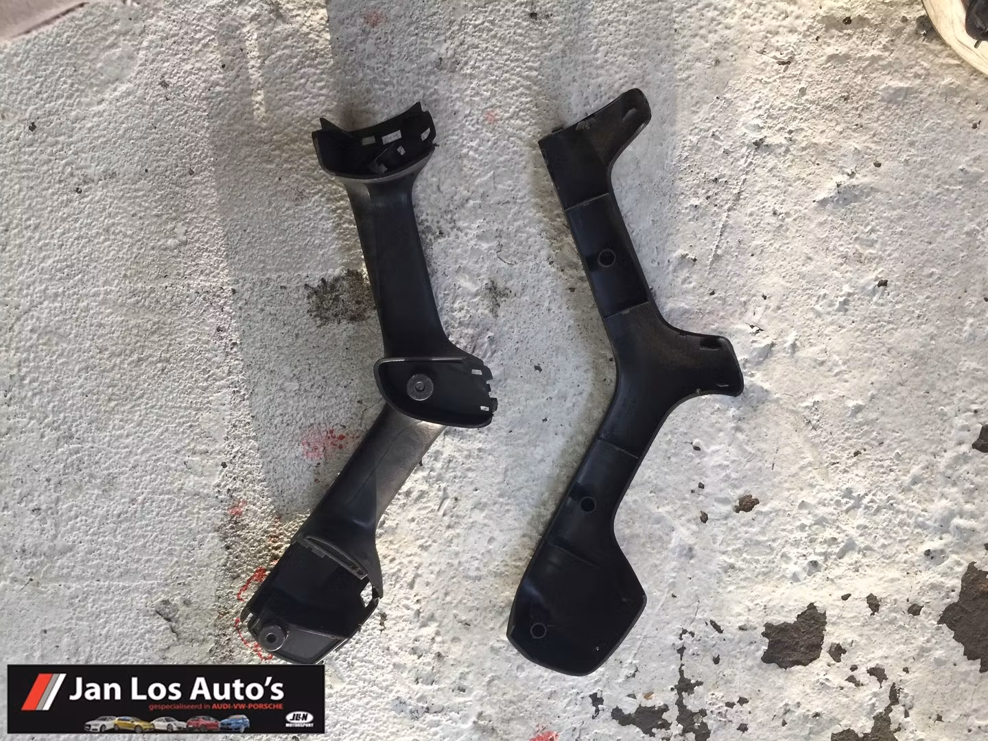 Handgreep deur linksvoor binnen Audi 80 B4 (91-95) 8A1867171 ceiling handle single usado en Menorca foto 3