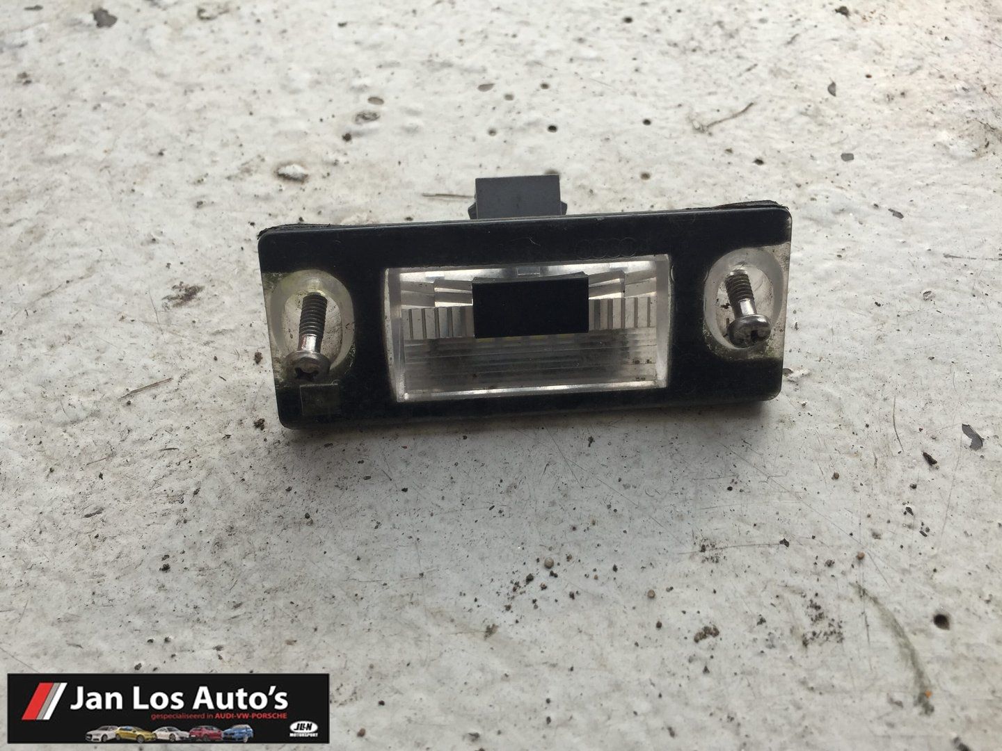Kentekenverlichting links Audi A4 B5 ('95-'01) 8D9943021 license plate lighting usado en Menorca