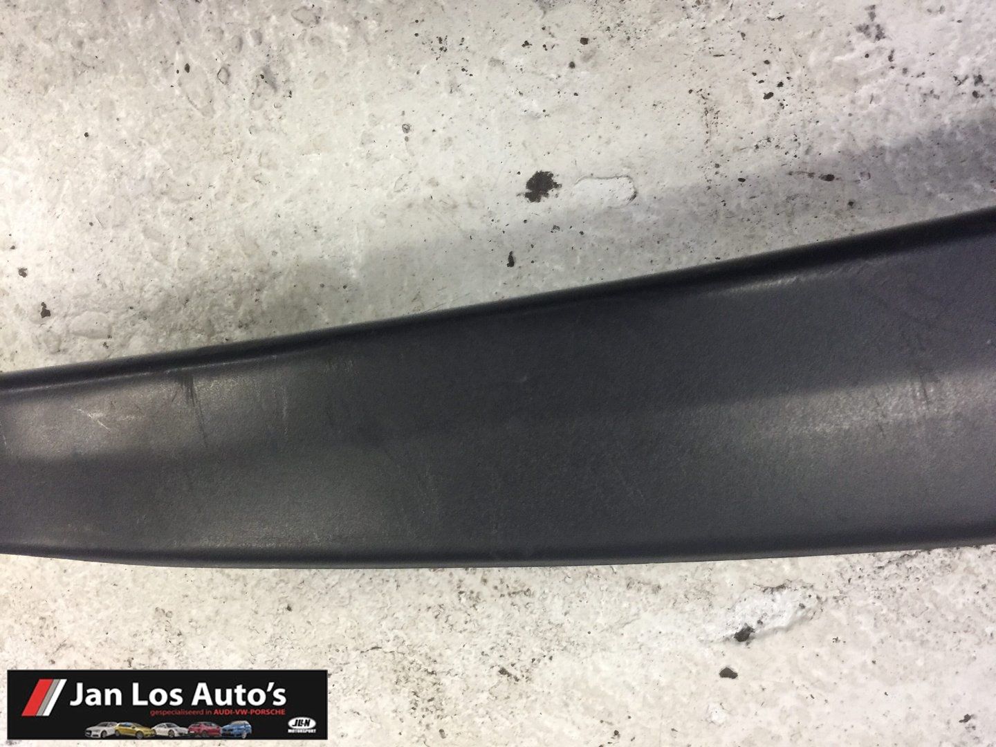 Kofferbak rand Audi 80 B4 ('91-'95) 8G0863485B upholstery boot usado en Menorca foto 5