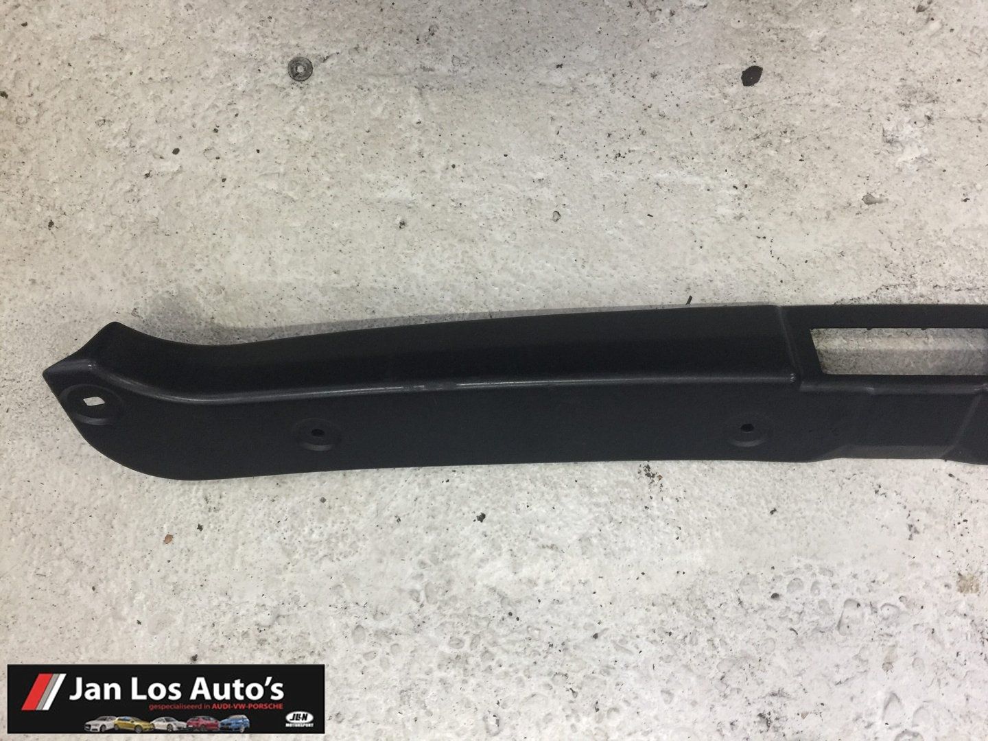 Kofferbak rand Audi 80 B4 ('91-'95) 8G0863485B upholstery boot usado en Menorca foto 4