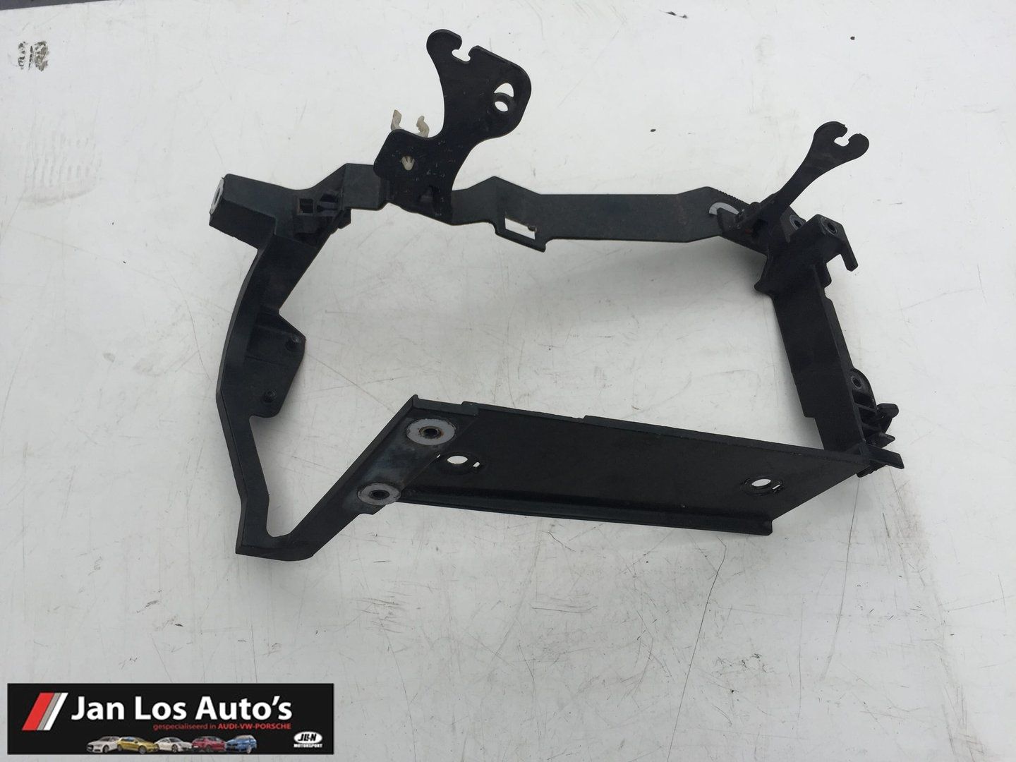Koplampframe links Audi V8 ('88-'94) 441805855C headlight frame single usado en Menorca foto 3