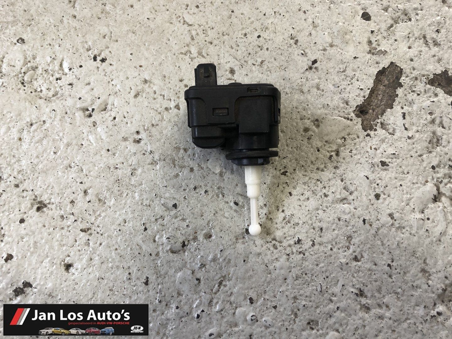 Koplampstelmotor Volkswagen Passat B5 ('96-'00) 3A0941295 headlight adjustment motor usado en Menorca