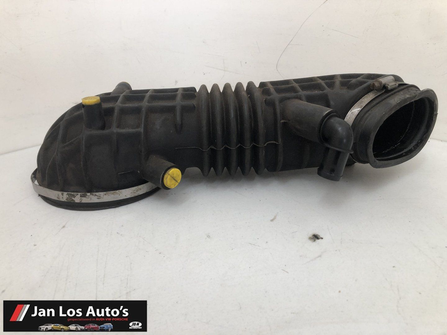 Aanzuigrubber Inlaatslang Audi 100 C3 034133357H air inlet suction hose tube usado en Menorca foto 2