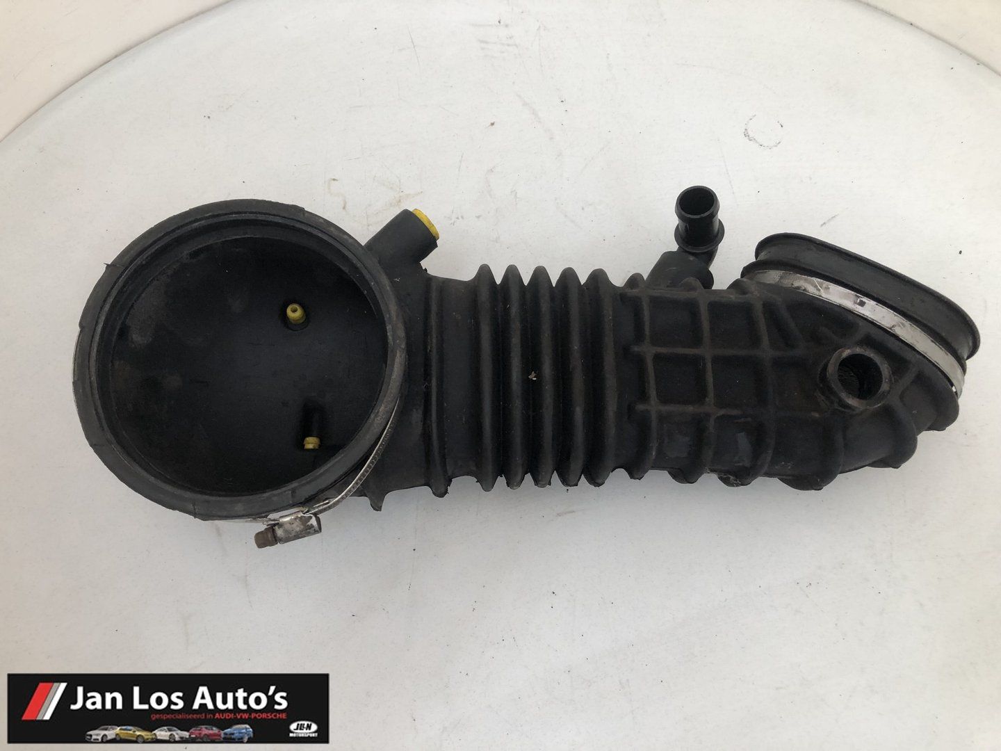 Aanzuigrubber Inlaatslang Audi 100 C3 034133357H air inlet suction hose tube usado en Menorca foto 3
