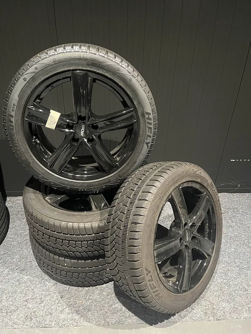 OXXO OX19 - Hifly Winturi - 215/55/R18 Winter