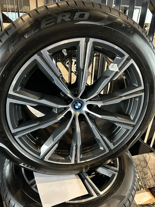 BMW X5 - Pirelli P Zero - 305/40/R20  Zomer