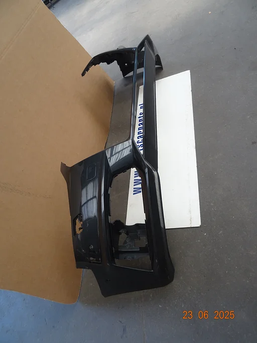 Audi a4 8w voorbumper 8W0807065