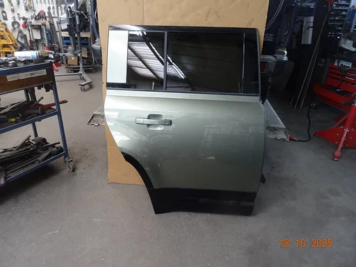 rechtsachter portier land rover defender L663  LR131380