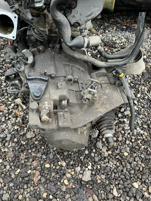 Versnellingsbak Volvo 2.4 5 Cilinder code: 1023705