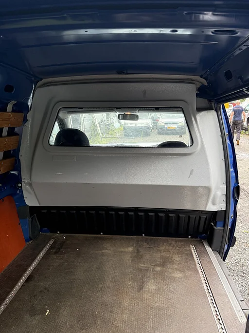 Peugeot Partner tussenschot