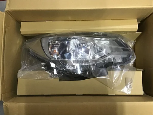 Subrau xv koplamp rechts