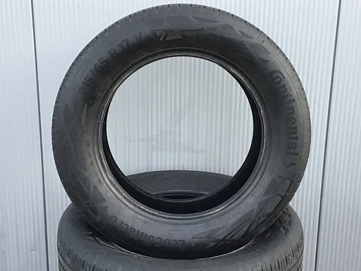 028, Continental 215-65R17 zomerbanden